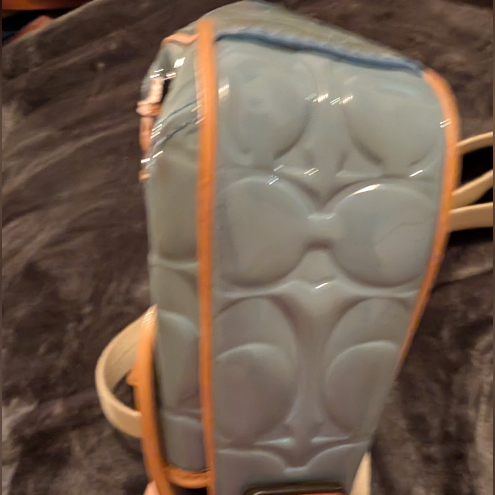 Coach patent Leather Quilted Blue and Tan Crossbody Bag In Good Shape! - Picture 5 of 11